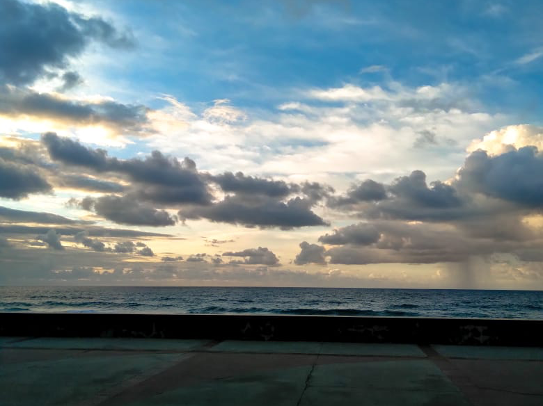 praia de armação editada